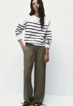 PULL & BEAR Basic Striped - Sweater - Black 11 PULL & BEAR Basic Striped - Sweater - Black -PULL BEAR Winkel 000800f110fa4045b10280a5dd55288d