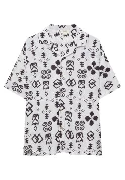PULL & BEAR Geometric Print - Overhemd - White -PULL BEAR Winkel 02ec4a538e3c4f8a87c70928cb58751d