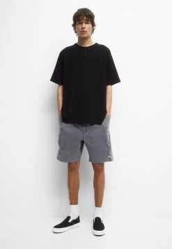 PULL & BEAR Ripped Bermuda- Jeansshort - Grey -PULL BEAR Winkel 03fd6a1beeeb40b0819f46fb8b6d137f