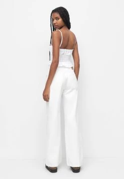 PULL & BEAR With Frills - Top - White -PULL BEAR Winkel 043037d59e804baa8f3f5f0e64b7ae24