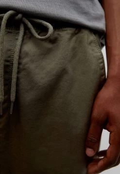 PULL & BEAR Basic Joggers - Cargobroek - Khaki 10 PULL & BEAR Basic Joggers - Cargobroek - Khaki -PULL BEAR Winkel 077a2d502de2495ba007a2b5e8b75e86