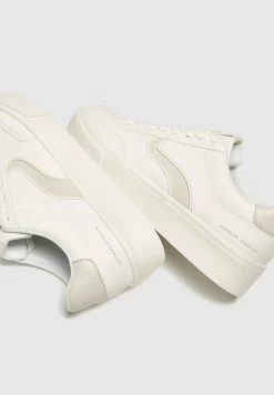 PULL & BEAR Sneakers Laag - White 11 PULL & BEAR Sneakers Laag - White -PULL BEAR Winkel 088d8e55cf0747e4b8f3722aeb37e0ef