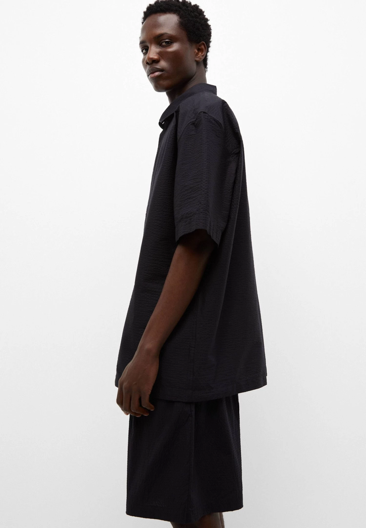 PULL & BEAR Short Sleeve Seersucker - Overhemd - Black 4 PULL & BEAR Short Sleeve Seersucker - Overhemd - Black - Afbeelding 4