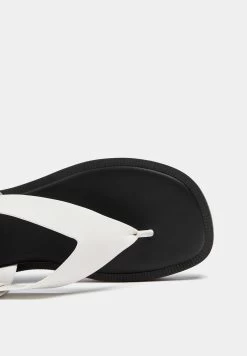 PULL & BEAR Urban - Teensandalen - Nude -PULL BEAR Winkel 0c4e6fc2859b4241ab36954765d4db73