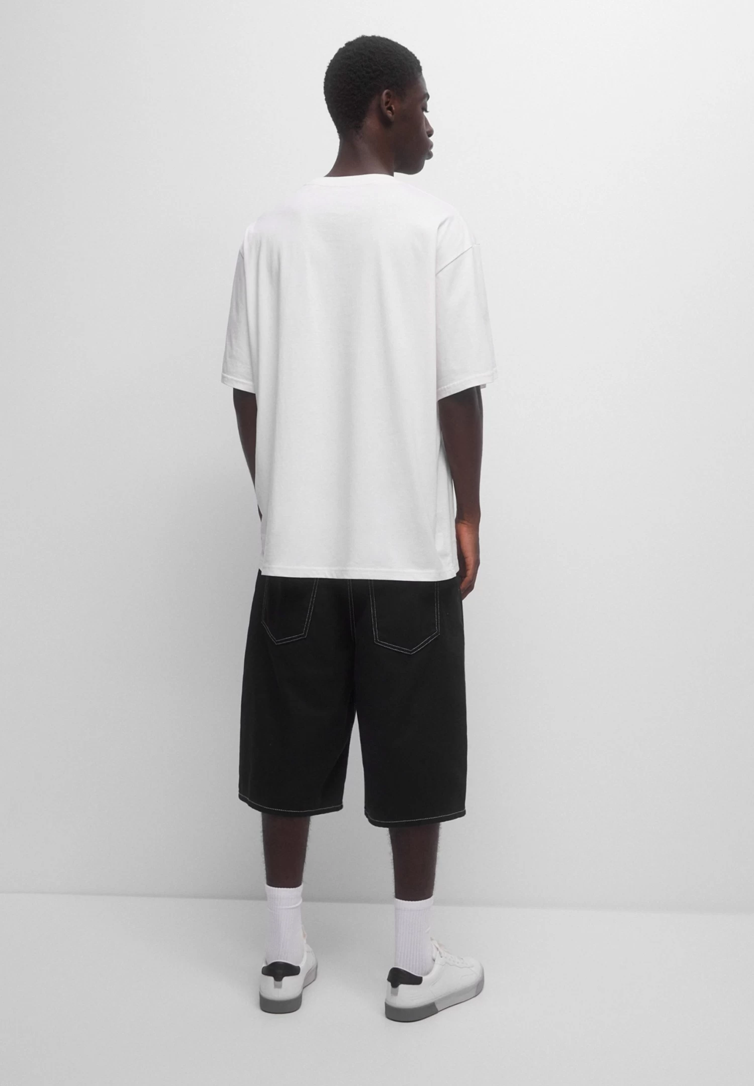 PULL & BEAR Short Sleeve With - T-Shirt Print - White 3 PULL & BEAR Short Sleeve With - T-Shirt Print - White - Afbeelding 3