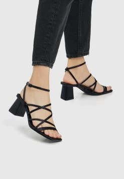 PULL & BEAR Strappy- Sandalen - Black