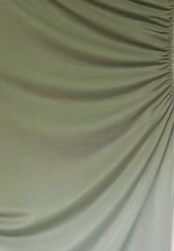 PULL & BEAR Gathered Tie-Dye With Asymmetric Hem - Maxi-Jurk - Green -PULL BEAR Winkel 0ef8c527442a409daa5dc4141c18831f