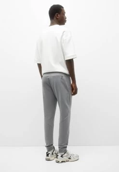 PULL & BEAR With Zip Pockets - Trainingsbroek - Grey 9 PULL & BEAR With Zip Pockets - Trainingsbroek - Grey -PULL BEAR Winkel 10e73514ee354f99b92b03d273bfea59