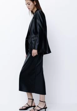 PULL & BEAR Basic - Imitatieleren Jas - Mottled Black 18 PULL & BEAR Basic - Imitatieleren Jas - Mottled Black -PULL BEAR Winkel 139fff24b4e542cc8e467ca1825a6ad7