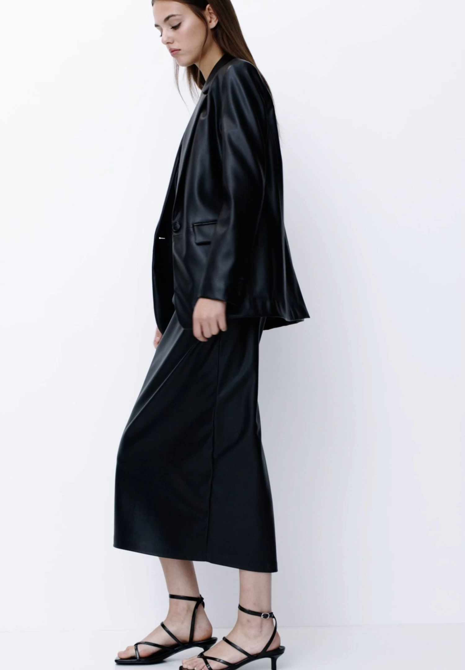 PULL & BEAR Basic - Imitatieleren Jas - Mottled Black 9 PULL & BEAR Basic - Imitatieleren Jas - Mottled Black - Afbeelding 9