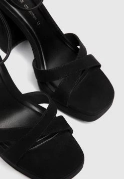 PULL & BEAR Sandalen Met Plateauzool - Black -PULL BEAR Winkel 154d6642d1e34a4da8609213d79ad358