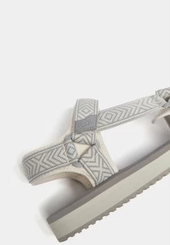 PULL & BEAR Printed Technical- Outdoorsandalen - Grey 10 PULL & BEAR Printed Technical- Outdoorsandalen - Grey -PULL BEAR Winkel 1a1fcd99934d44ddb7ca73c2e1d043b1