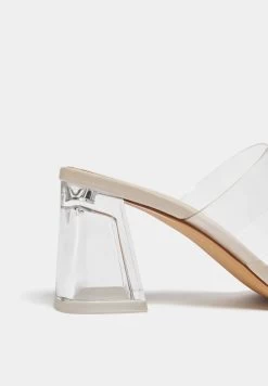 PULL & BEAR Vinyl - Muiltjes Met Hak - Beige -PULL BEAR Winkel 1a70e772a1984cecbc16c43edee450cf