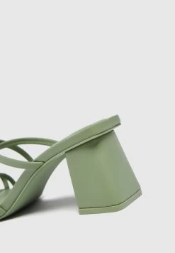 PULL & BEAR With Straps - Sandalen - Green 10 PULL & BEAR With Straps - Sandalen - Green -PULL BEAR Winkel 1da7901a5c6a476182f0919b358b28f1