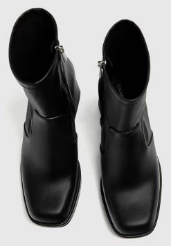 PULL & BEAR Stretch - Enkellaarsjes Met Hoge Hak - Black 9 PULL & BEAR Stretch - Enkellaarsjes Met Hoge Hak - Black -PULL BEAR Winkel 1e07d0d68aff483898e84fe46f430f8b