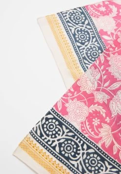 PULL & BEAR Floral Sarong - Sjaal - Pink -PULL BEAR Winkel 202acb2c4d664f1990fc780d46576805