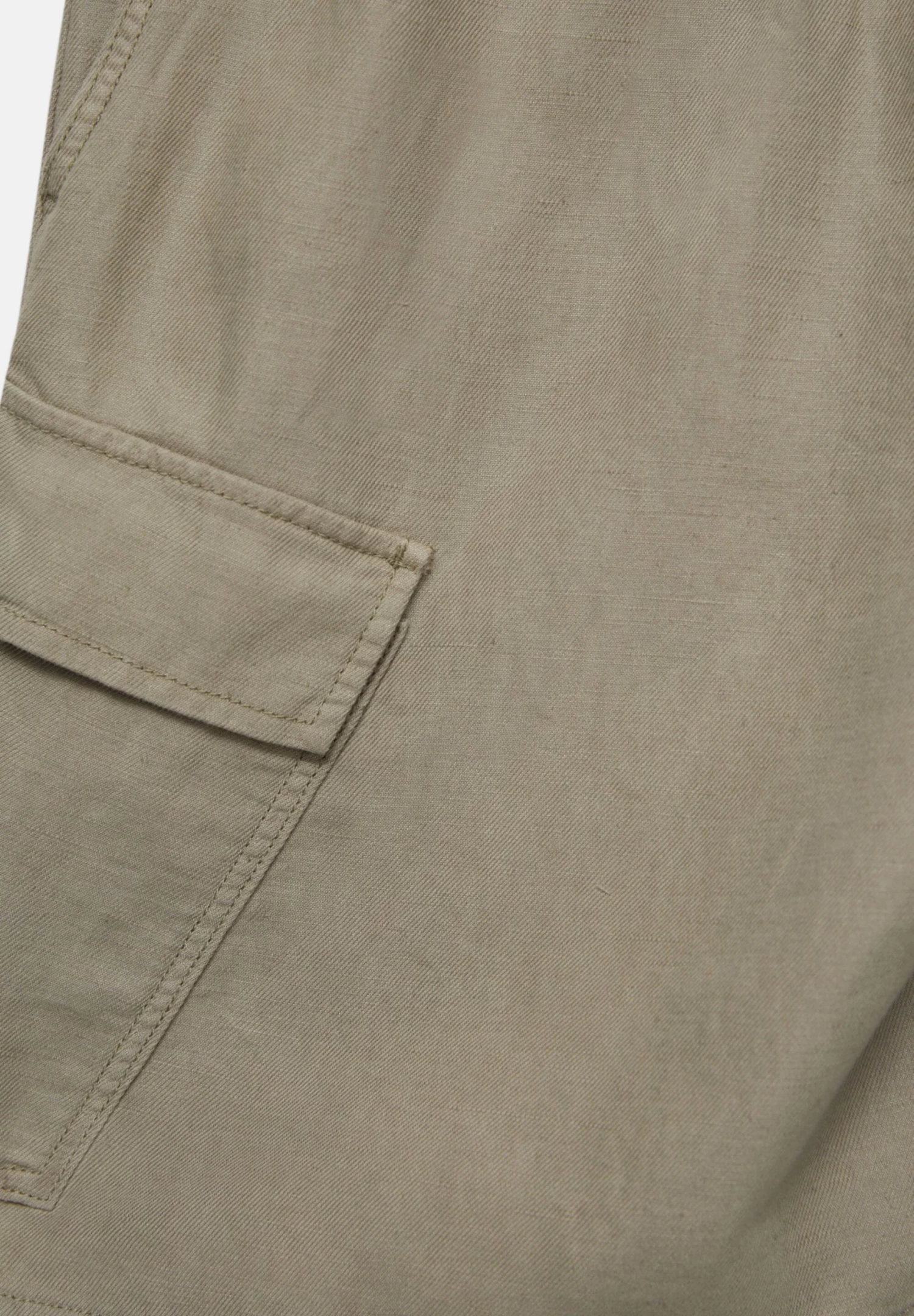 PULL & BEAR Rustic Bermuda- Shorts - Khaki 7 PULL & BEAR Rustic Bermuda- Shorts - Khaki - Afbeelding 7