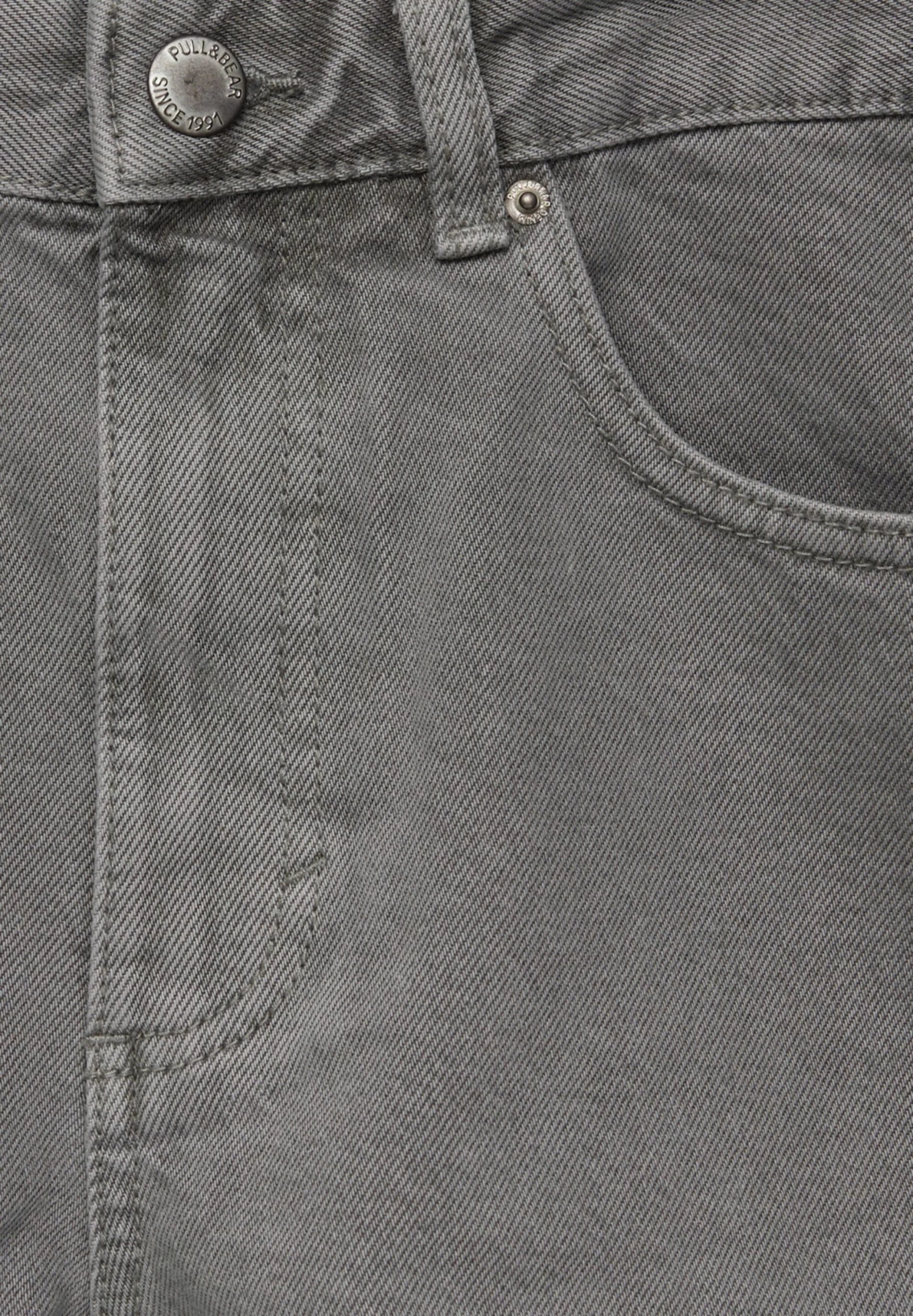 PULL & BEAR Mid-Rise Bermuda - Jeansshort - Dark Grey 7 PULL & BEAR Mid-Rise Bermuda - Jeansshort - Dark Grey - Afbeelding 7