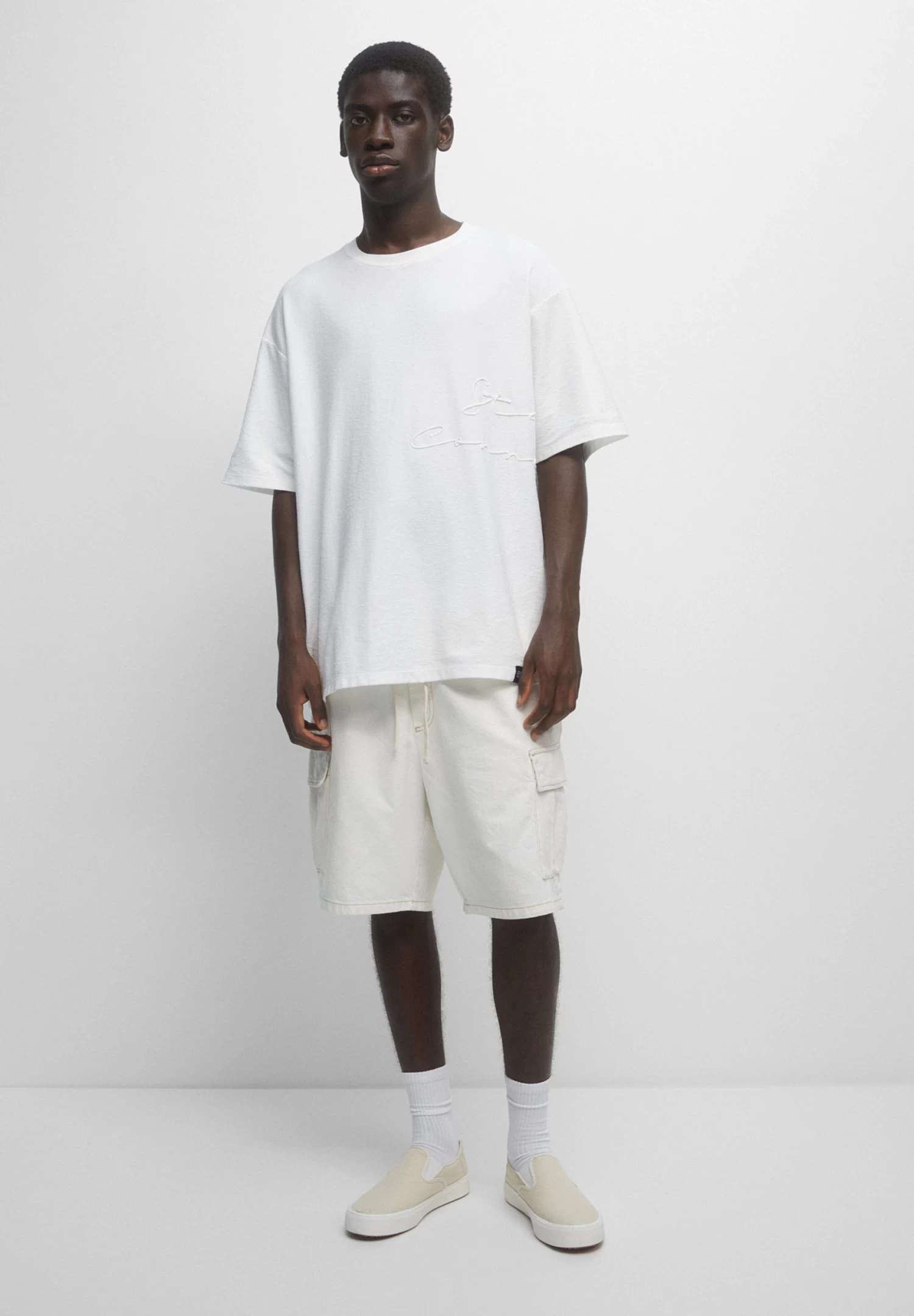 PULL & BEAR Embroidery- T-Shirt Print - White 2 PULL & BEAR Embroidery- T-Shirt Print - White - Afbeelding 2