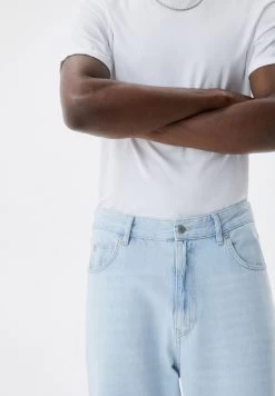 PULL & BEAR Baggy - Straight Leg Jeans - Light Blue Denim -PULL BEAR Winkel 25f119be4ffa4d1e8263b4fb65d5e7a2