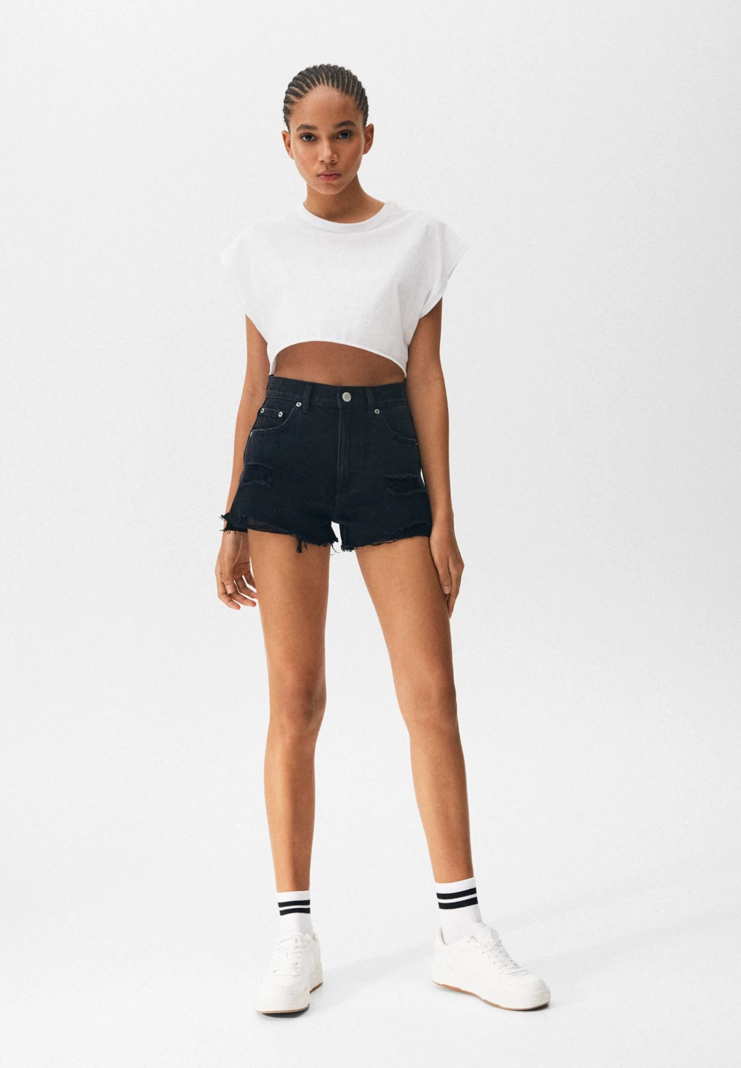 PULL & BEAR Ripped - Jeansshort - Mottled Black 2 PULL & BEAR Ripped - Jeansshort - Mottled Black - Afbeelding 2