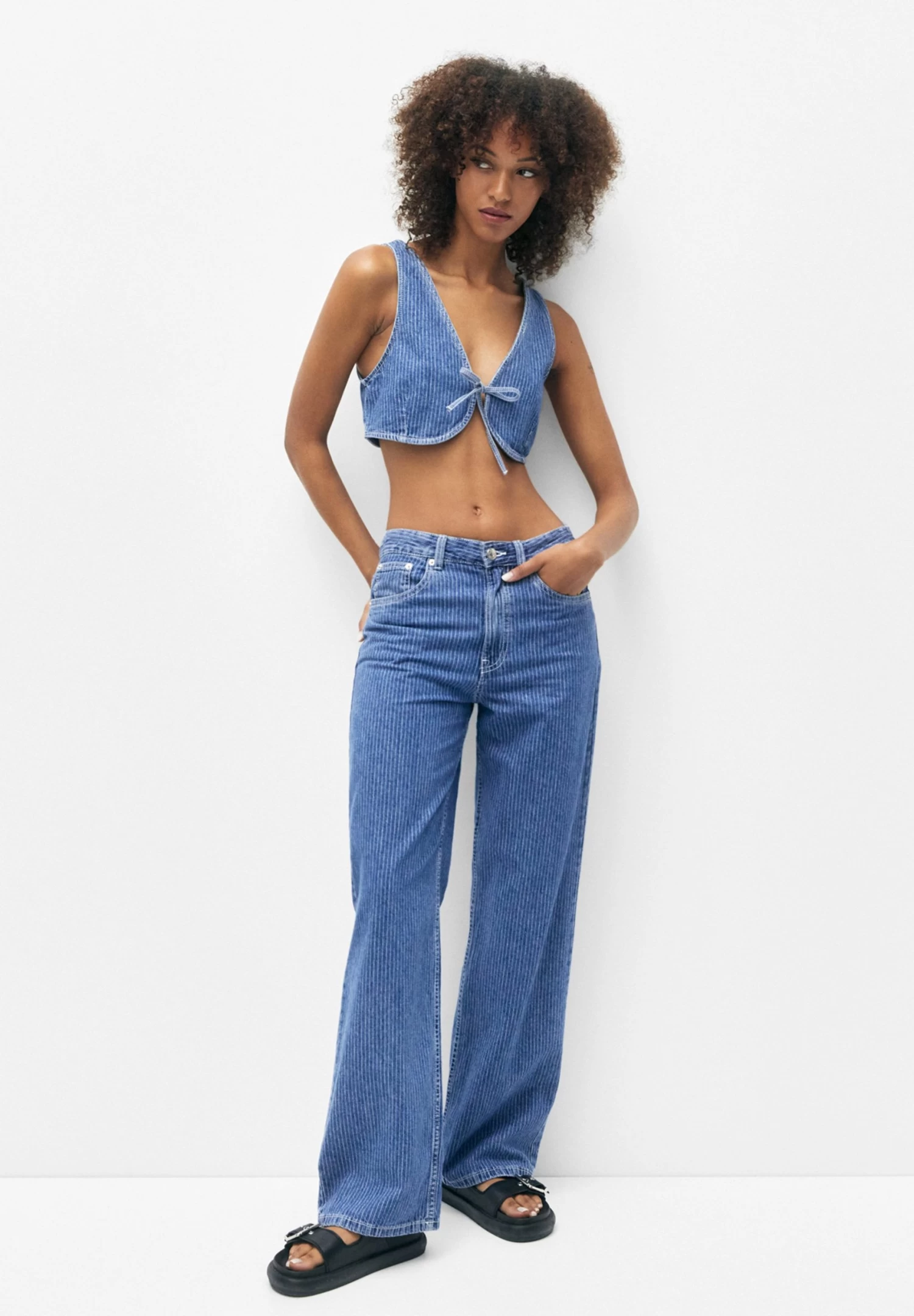 PULL & BEAR Cropped Striped - Bodywarmer - Blue Denim 2 PULL & BEAR Cropped Striped - Bodywarmer - Blue Denim - Afbeelding 2