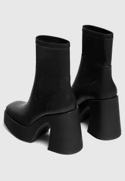 PULL & BEAR Stretch- Enkellaarsjes Met Plateauzool - Black -PULL BEAR Winkel 2ebd4cab22594287ae2dd87e76e16344