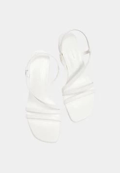 PULL & BEAR Absatz Mit Gekreuzten Riemen - Sandalen - White 7 PULL & BEAR Absatz Mit Gekreuzten Riemen - Sandalen - White -PULL BEAR Winkel 305a1c9e81c04cc9869bb8f76d0da0d9