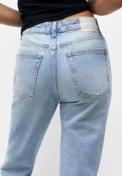 PULL & BEAR Ripped Mom - Straight Leg Jeans - Stone Blue Denim -PULL BEAR Winkel 3243fa97d2be40fd8bf12faf807919c4
