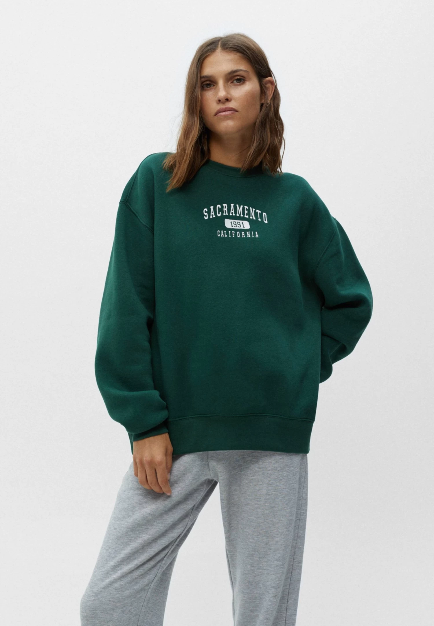 PULL & BEAR Embroidered Varsity - Sweater - Dark Green 1 PULL & BEAR Embroidered Varsity - Sweater - Dark Green