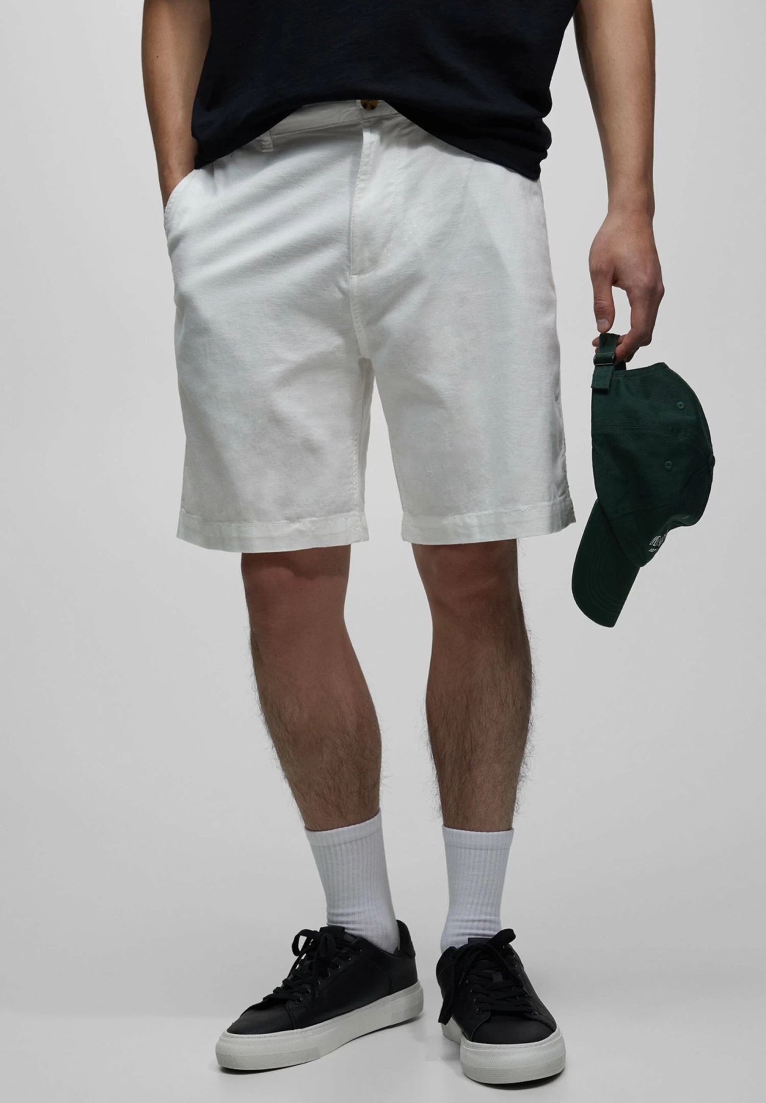 PULL & BEAR Rustic Bermuda - Shorts - White 1 PULL & BEAR Rustic Bermuda - Shorts - White