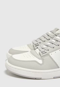 PULL & BEAR Casual Contrast- Sneakers Laag - Grey -PULL BEAR Winkel 3a134383f65d4a03abc79a4f7b46fe0e