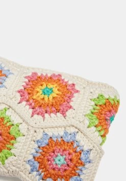 PULL & BEAR Mini Crochet With Flowers - Toilettas - Beige -PULL BEAR Winkel 3b0b03aacc2e4714b8f031a42985d76b