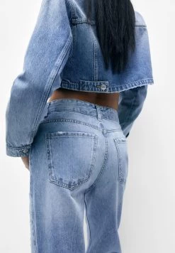 PULL & BEAR Mid-Waist With Rhinestones - Straight Leg Jeans - Stone Blue Denim -PULL BEAR Winkel 3b814e9a3fb64dc2b5714e11a3e5ca2b