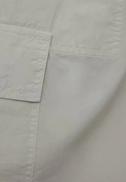 PULL & BEAR Parachute Bermuda With- Shorts - Beige -PULL BEAR Winkel 3bc5dbec245d452e9cbe5b593b299f0c