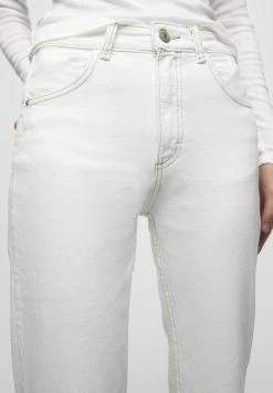 PULL & BEAR Mid Waist Kick - Flared Jeans - Off White -PULL BEAR Winkel 3cf1325971ff4ca78966a76fc88c2f5b