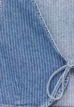 PULL & BEAR Cropped Striped - Bodywarmer - Blue Denim 12 PULL & BEAR Cropped Striped - Bodywarmer - Blue Denim -PULL BEAR Winkel 3d404ba9430b49d4a3fa0c0cfcd95099