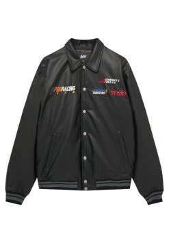 PULL & BEAR With Patches - Imitatieleren Jas - Mottled Black -PULL BEAR Winkel 3e4b699be2604f8f9bfe90b42f56ff91