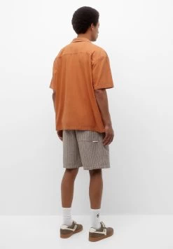 PULL & BEAR Rustic Striped - Shorts - Brown 9 PULL & BEAR Rustic Striped - Shorts - Brown -PULL BEAR Winkel 3ede96a93372465182d0ac77823fc69a