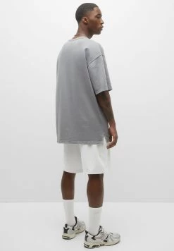 PULL & BEAR Bermuda Jogging - Shorts - White -PULL BEAR Winkel 4048e89fb87040c188a7140029cbdaa6