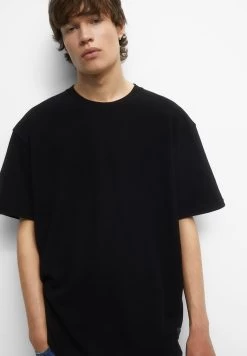 PULL & BEAR Short Sleeve With Label Detail - T-Shirt Basic - Black 9 PULL & BEAR Short Sleeve With Label Detail - T-Shirt Basic - Black -PULL BEAR Winkel 410505de43784534a20c528582d782db