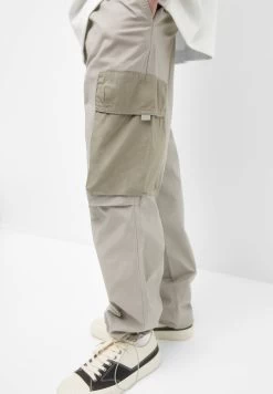 PULL & BEAR Jogger - Trainingsbroek - Grey 10 PULL & BEAR Jogger - Trainingsbroek - Grey -PULL BEAR Winkel 435e21fdaab6492eb3a78ad63d12acbf