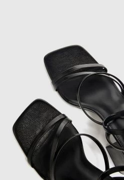 PULL & BEAR Sandalen Met Hoge Hak - Black 9 PULL & BEAR Sandalen Met Hoge Hak - Black -PULL BEAR Winkel 436a328114424f39a708debc1f86b085