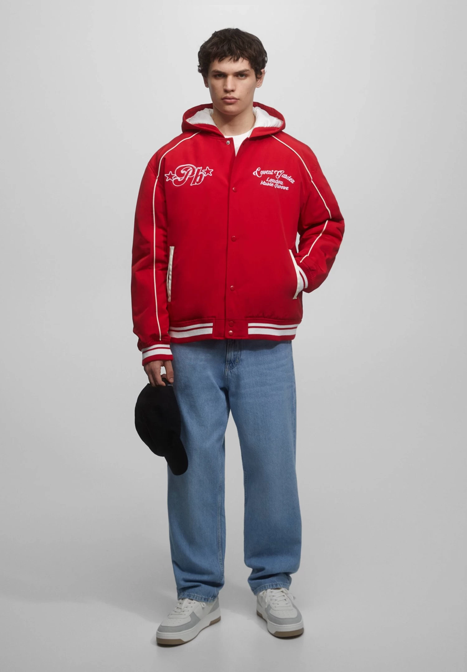 PULL & BEAR Varsity With Hood - Jas - Red 2 PULL & BEAR Varsity With Hood - Jas - Red - Afbeelding 2