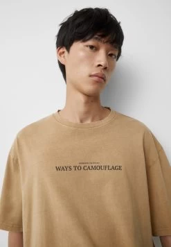 PULL & BEAR With Short Sleeves And - T-Shirt Print - Ochre 11 PULL & BEAR With Short Sleeves And - T-Shirt Print - Ochre -PULL BEAR Winkel 441f62c5806f4f16a50dd4a809c893b0