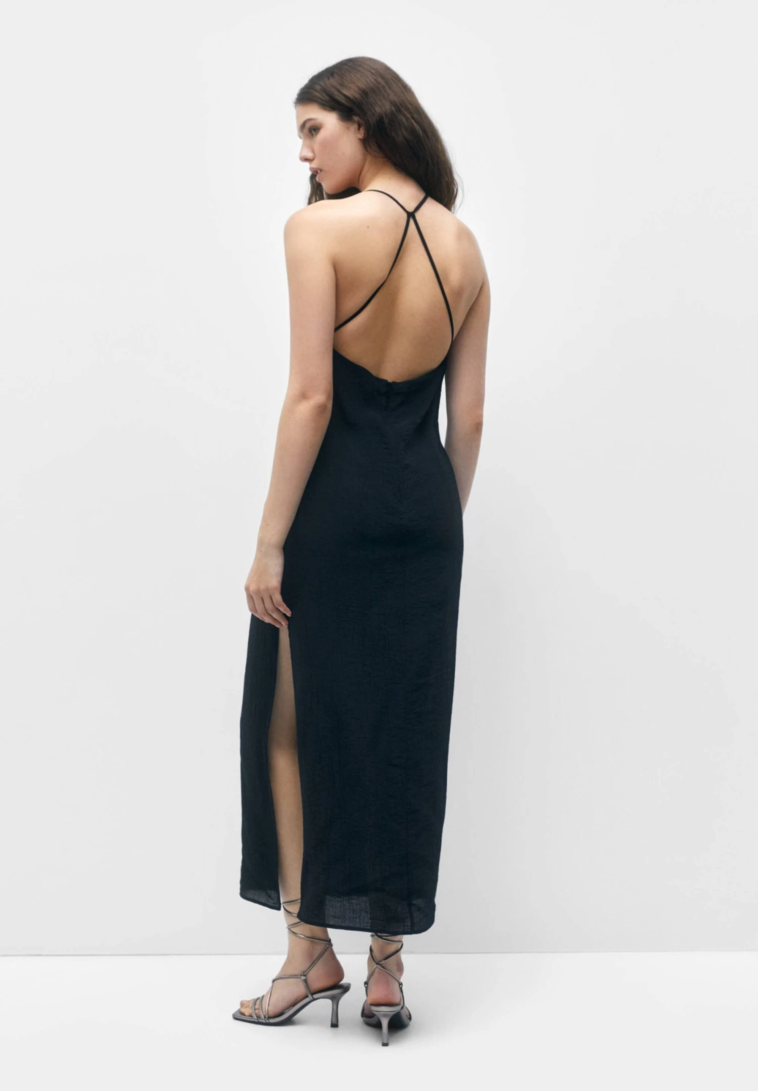 PULL & BEAR Strappy Halter - Maxi-Jurk - Black 2 PULL & BEAR Strappy Halter - Maxi-Jurk - Black - Afbeelding 2