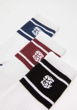 PULL & BEAR Pack Of 3 Pairs - Sportsokken - White -PULL BEAR Winkel 48f38277b7d342118fce5b3cbc5f8ebc