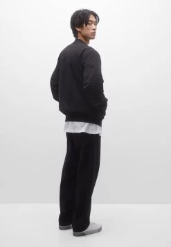 PULL & BEAR Lightweight - Bomberjacks - Black -PULL BEAR Winkel 4b03655e153b40678c85677e06b72d1e