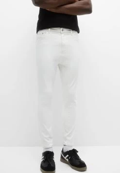 PULL & BEAR Straight Leg Jeans - White