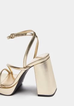 PULL & BEAR Sandalen Met Plateauzool - Gold Coloured -PULL BEAR Winkel 4b970c0962514601af55164acdd76e78